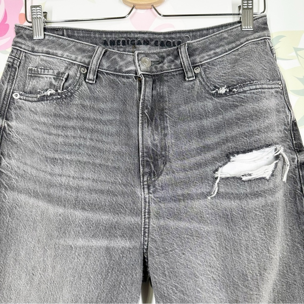 American Eagle Outfitters AEO Gray Distressed High Waist Mom Denim Jeans 8 Short - Picture 2 of 9